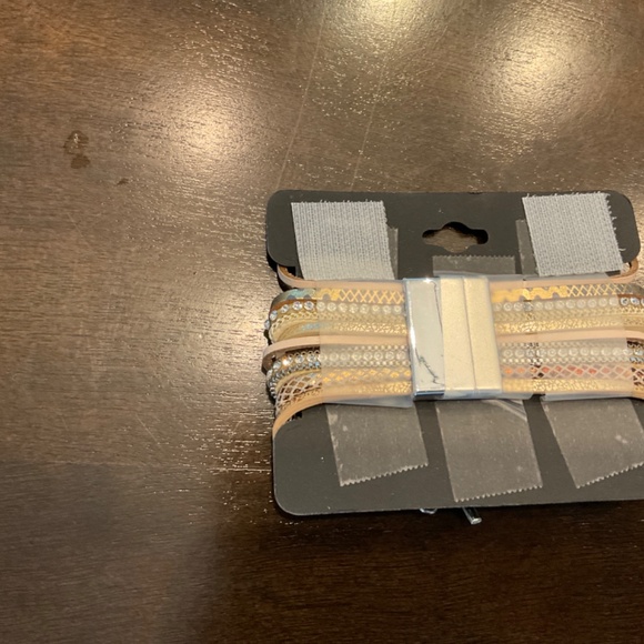 #0126 NWT NOIR BEADED BRACELET SET  WITH CHARMS - Picture 2 of 2